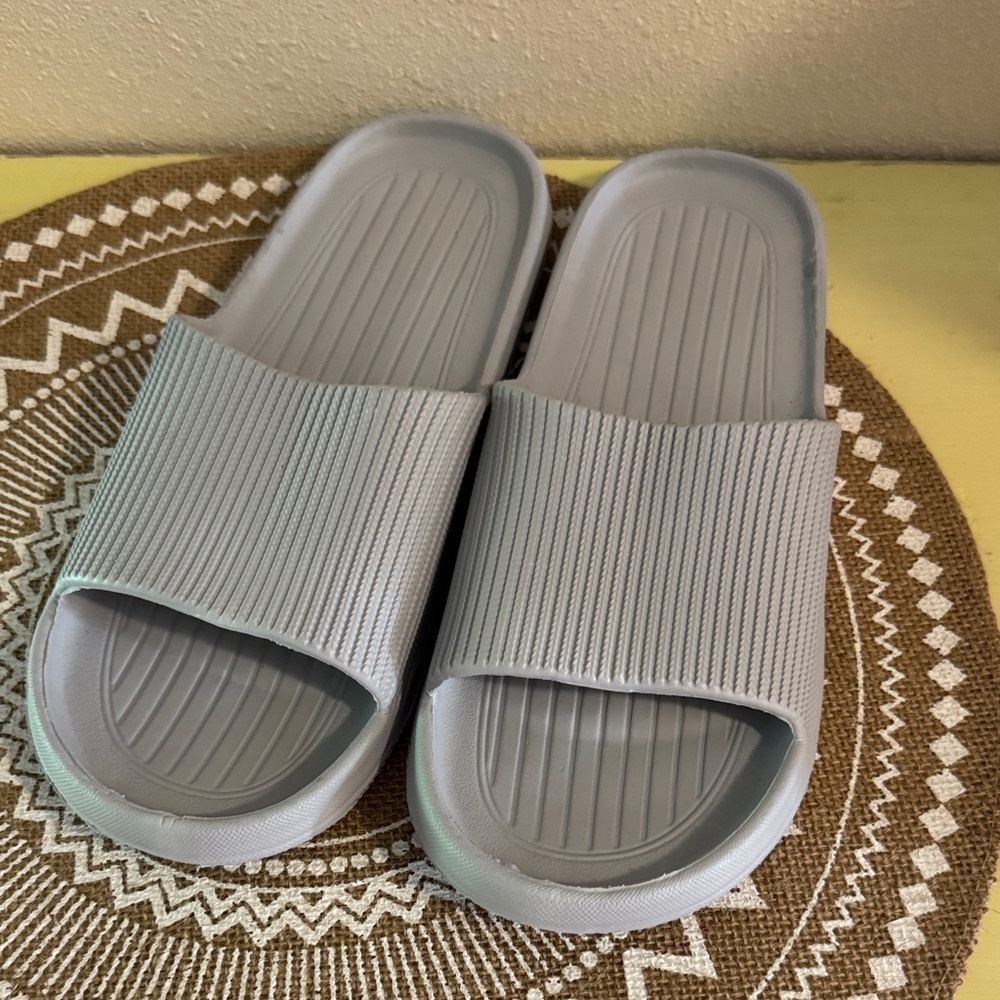 NWOT Gray Slide Sandals